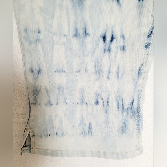 Suzanne Betro Women's Super High Rise Capri Jeans Tie Dye Light Blue Wash 22W - Picture 12 of 16
